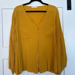 89th & Madison Gold Long Sleeve Boxy Blouse